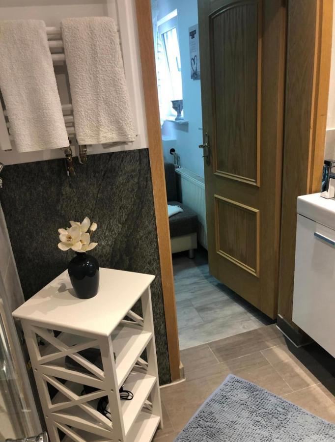 Kleine Gemuetliche Einliegerwohnung Mit Garten Und Pool Nordstemmen Exterior photo